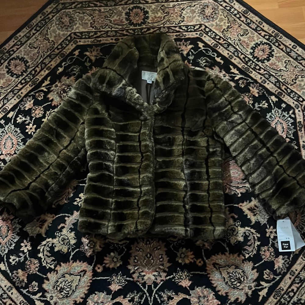 Faux fur jacket. Size xs. Alberto Makali
